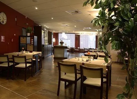 德克尔斯酒店 3*